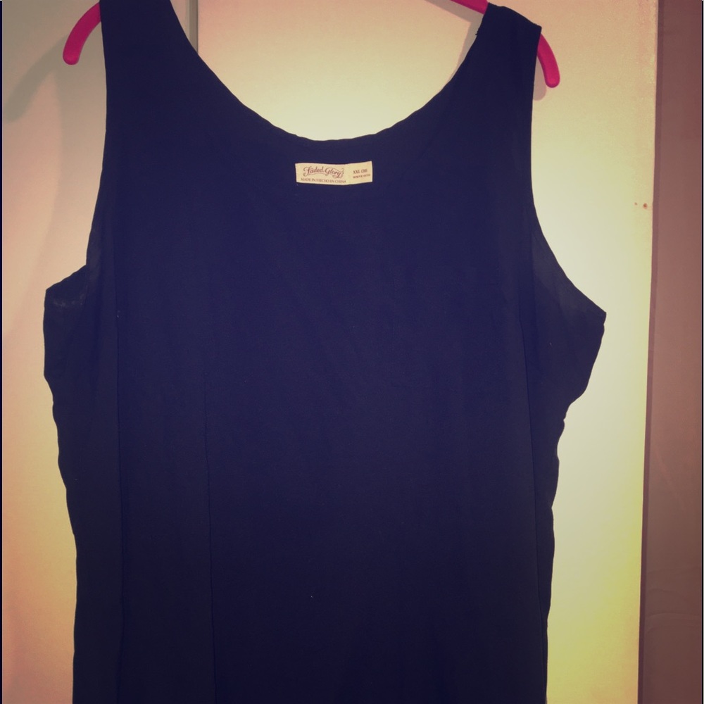 Black Sleeveless top with pocket!